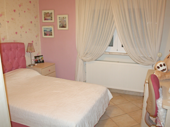 3-bedroom Flat In Paralia, Greece (119 M²)