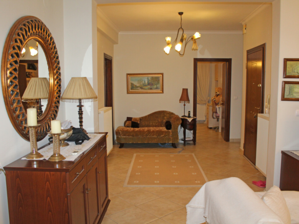 3-bedroom Flat In Paralia, Greece (119 M²)