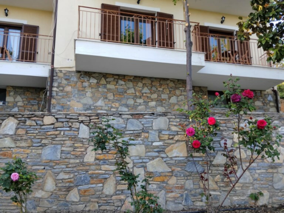 Hotel 1000 M2 In Agia, Greece