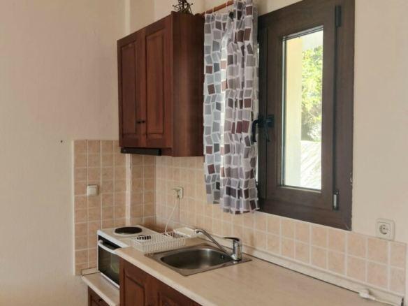 Hotel 1000 M2 In Agia, Greece