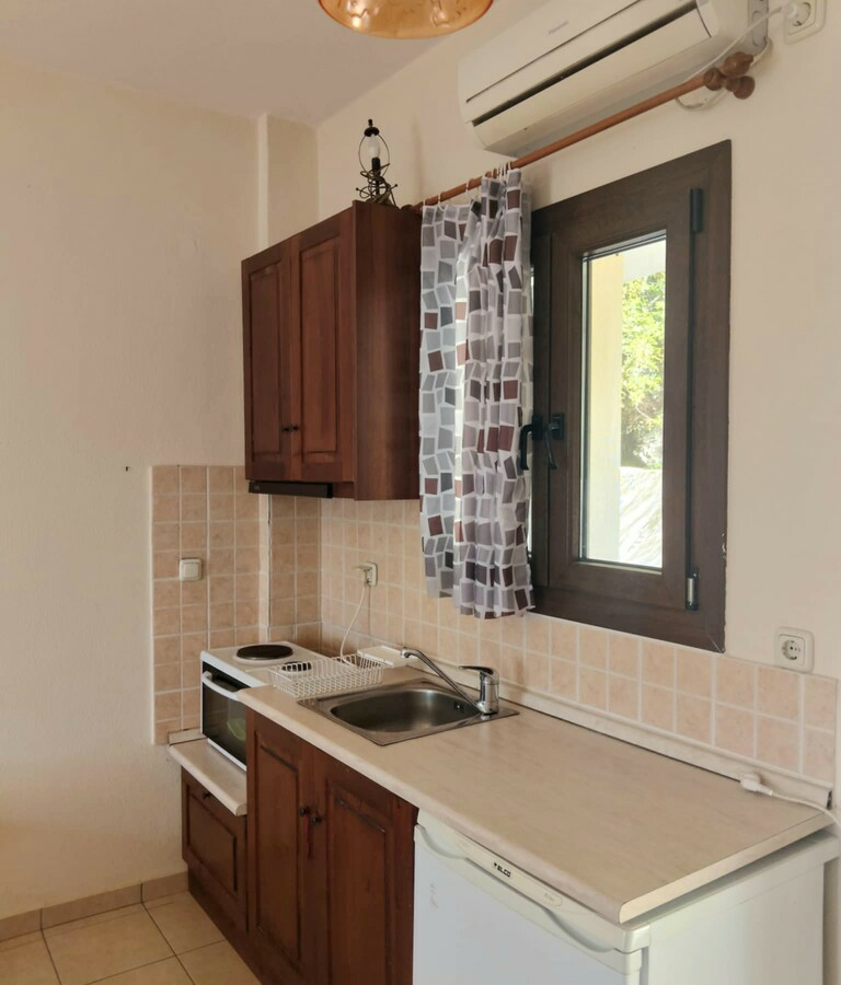 Hotel 1000 M2 In Agia, Greece