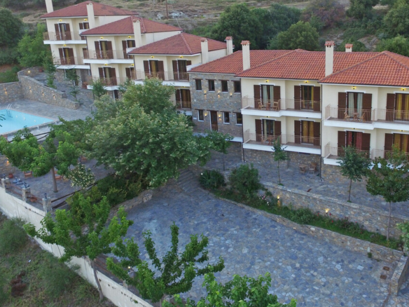 Hotel 1000 M2 In Agia, Greece