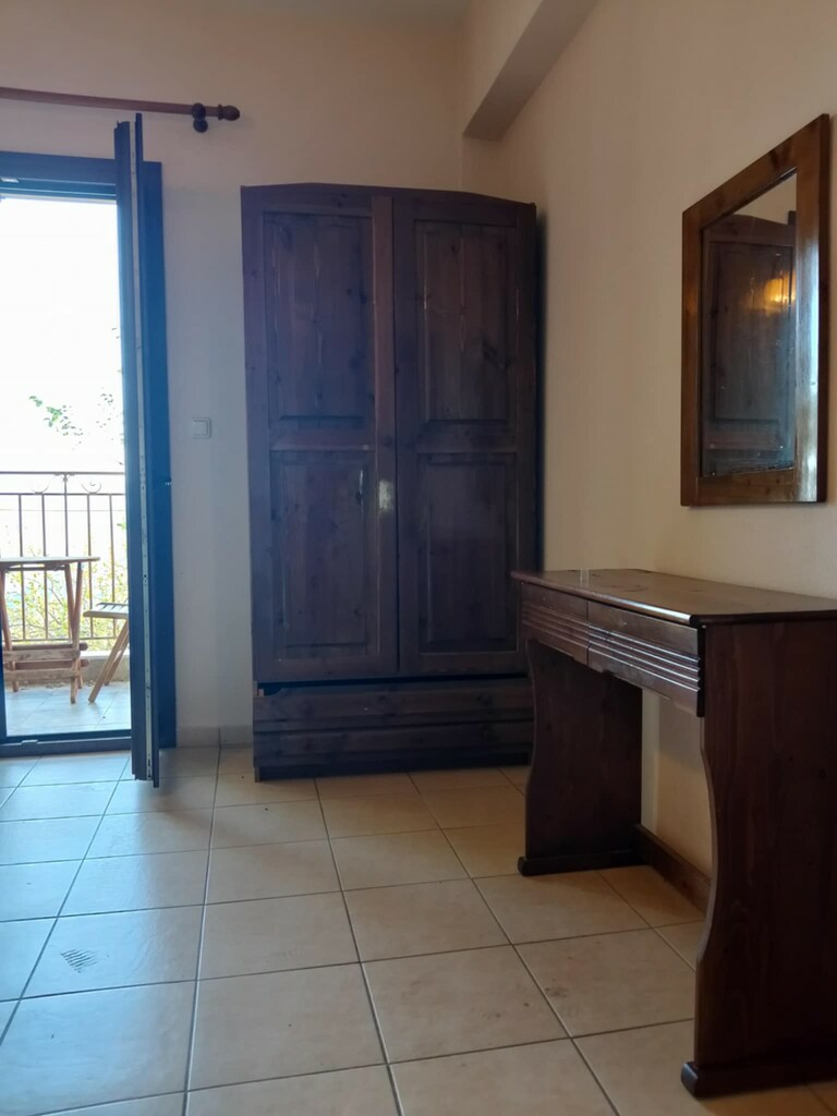 Hotel 1000 M2 In Agia, Greece