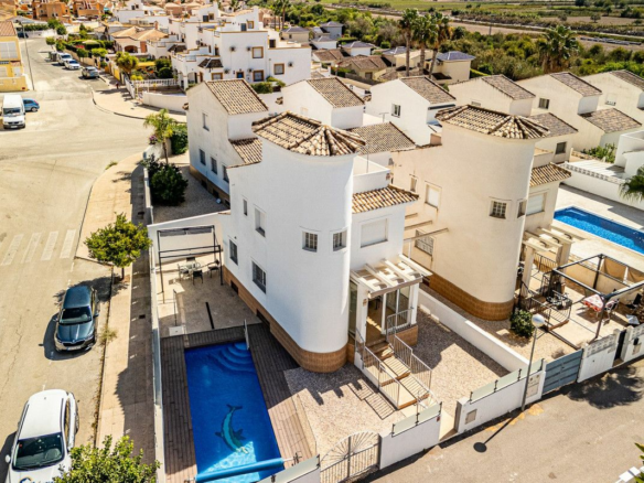 4-bedroom Villa In Formentera Del Segura, Spain (143 M²)