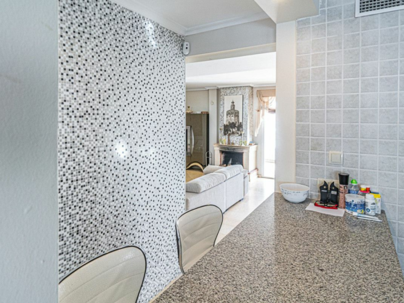 5-bedroom Villa In Torrevieja, Spain (370 M²)