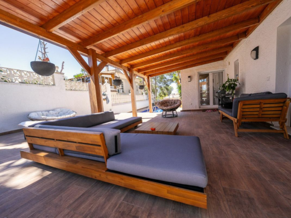 5-bedroom Villa In Pilar De La Horadada, Spain (168 M²)