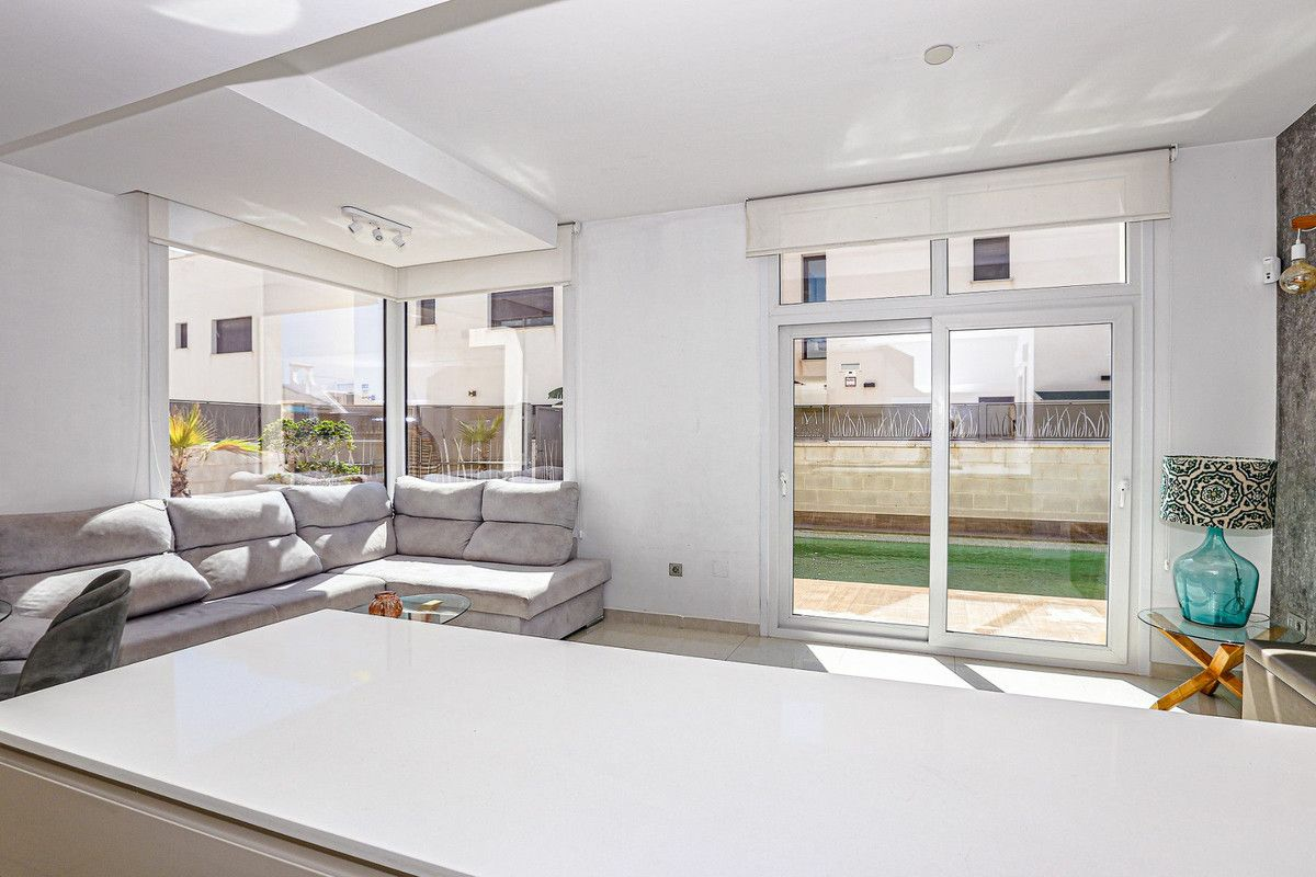 3-bedroom Villa In Rojales, Spain (101 M²)