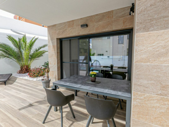 3-bedroom Villa In Los Montesinos, Spain (120 M²)