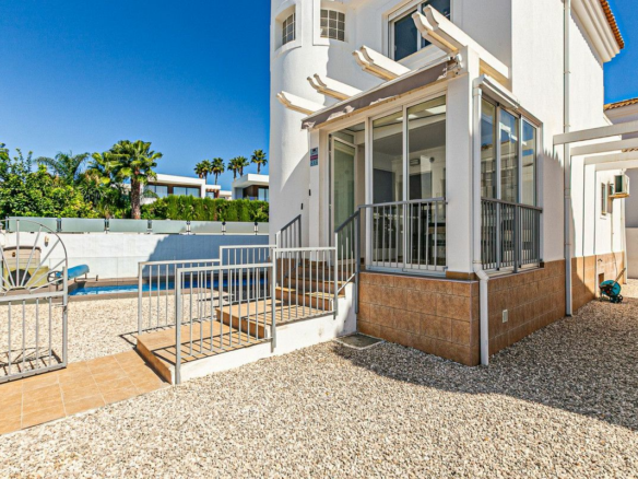 4-bedroom Villa In Formentera Del Segura, Spain (143 M²)