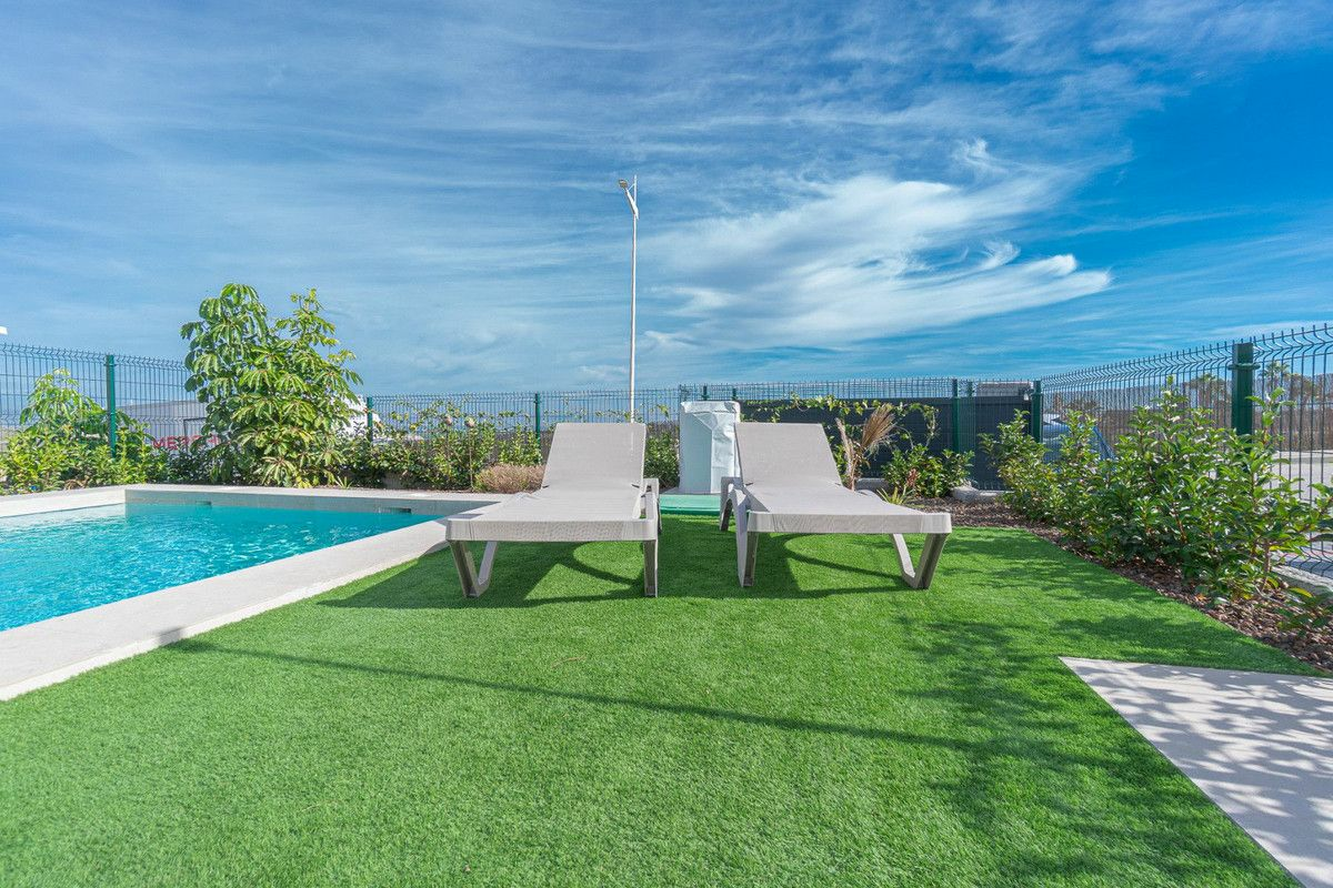 3-bedroom Villa In Algorfa, Spain (133 M²)