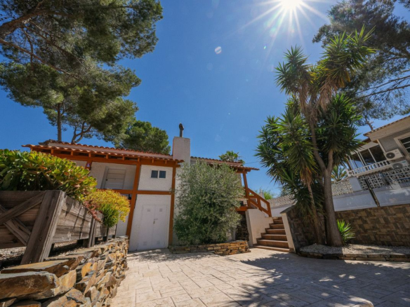 5-bedroom Villa In Pilar De La Horadada, Spain (168 M²)