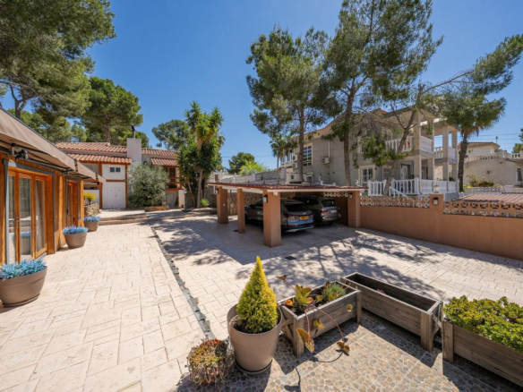 5-bedroom Villa In Pilar De La Horadada, Spain (168 M²)