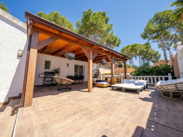 5-bedroom Villa In Pilar De La Horadada, Spain (168 M²)