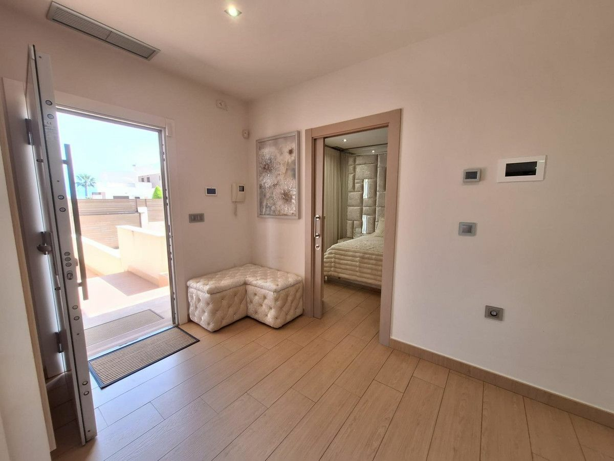 2-bedroom Villa In Torrevieja, Spain (306 M²)