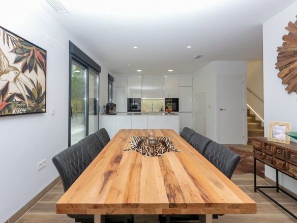 3-bedroom Villa In Los Montesinos, Spain (120 M²)