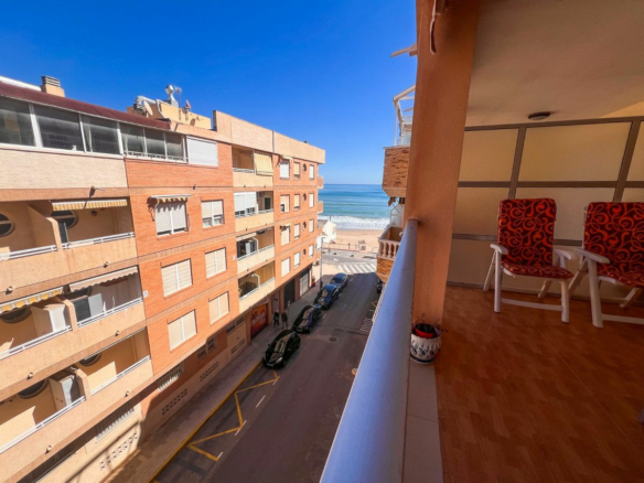 3-bedroom Apartment In Guardamar Del Segura, Spain (84 M²)