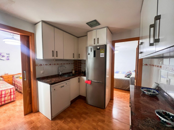 3-bedroom Apartment In Guardamar Del Segura, Spain (84 M²)