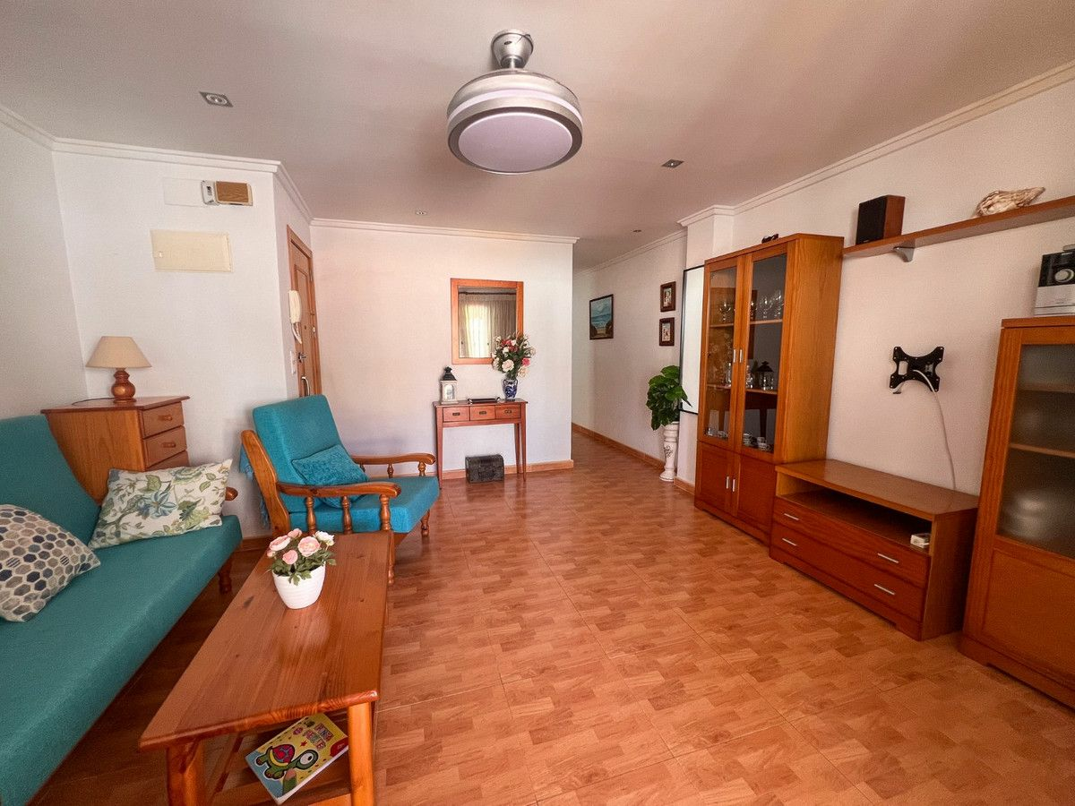 3-bedroom Apartment In Guardamar Del Segura, Spain (84 M²)