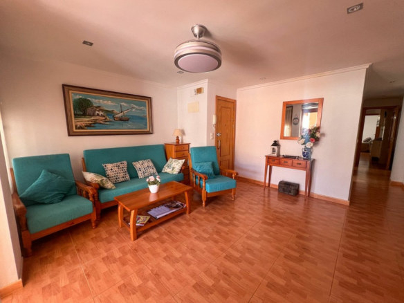3-bedroom Apartment In Guardamar Del Segura, Spain (84 M²)