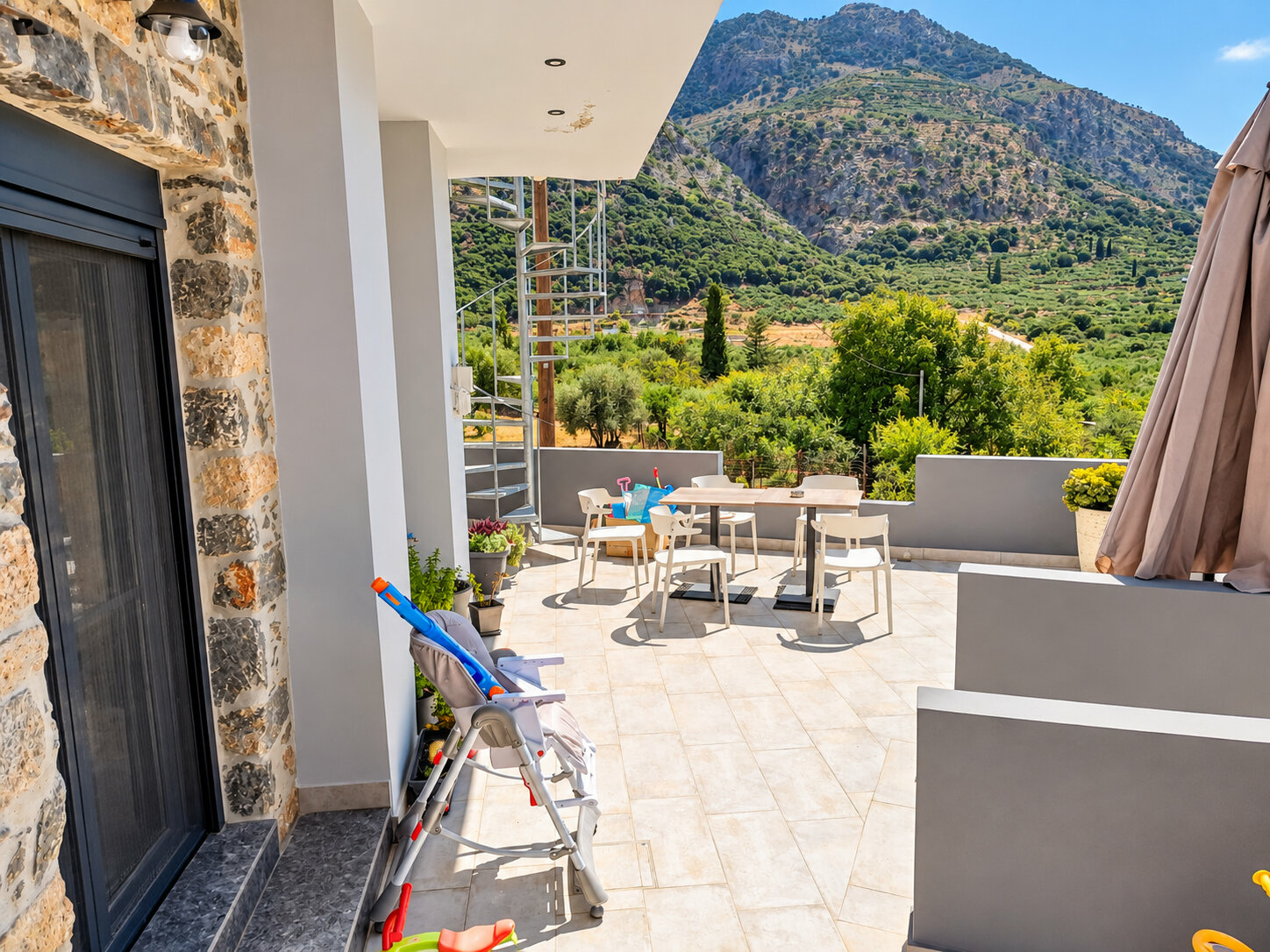 HHG-H1 photo processed (15) Modern 3-4 Bedroom Stone House With Lovely Views In Charming Cretan Village