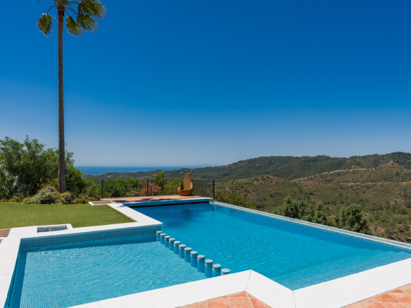 Panoramic Mediterranean Villa In Montemayor, BenahavÍs