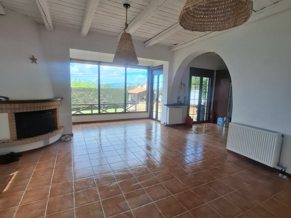 2-bedroom Detached House In Com. Skalas Oropou, Greece (165 M²)