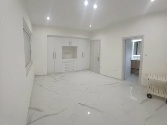 Flat 119 M2 In Alimos, Greece