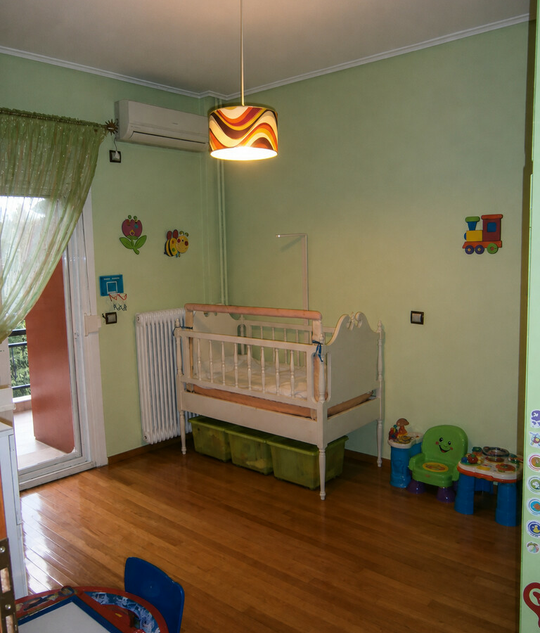 Flat 71 M2 In Voula, Greece