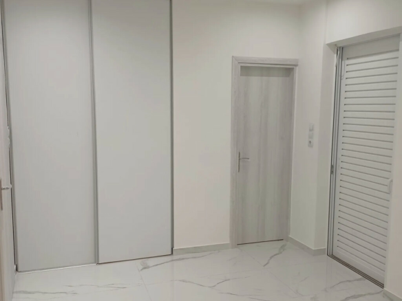 Flat 119 M2 In Alimos, Greece
