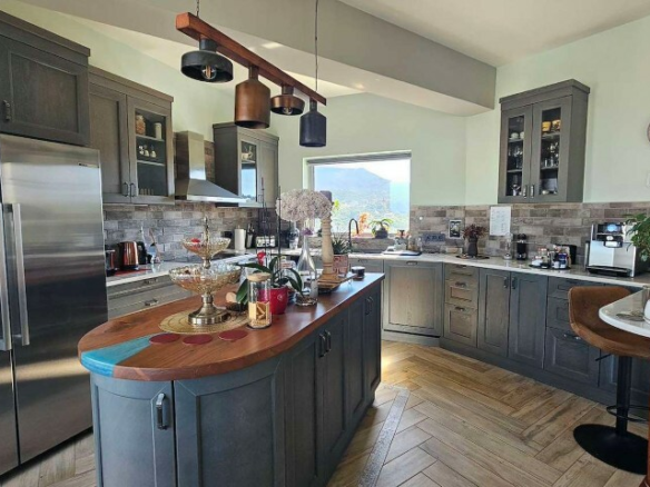 Villa 336 M2 In Vamos, Greece