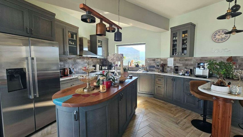 Villa 336 M2 In Vamos, Greece