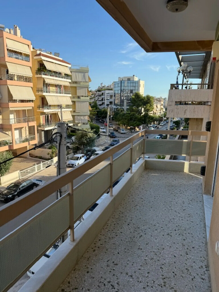 Flat 98 M2 In Alimos, Greece
