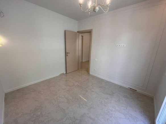 Flat 33 M2 In Ano Poli, Greece