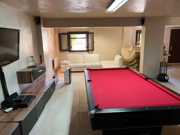 3-bedroom Villa In Loutraki-perachora, Greece (300 M²)
