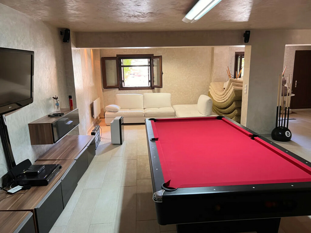 3-bedroom Villa In Loutraki-perachora, Greece (300 M²)