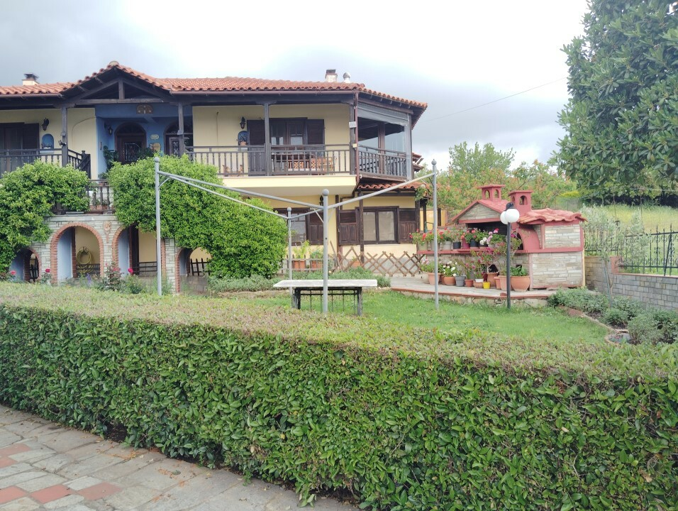 3-bedroom Complex In Poligiros, Greece (277 M²)