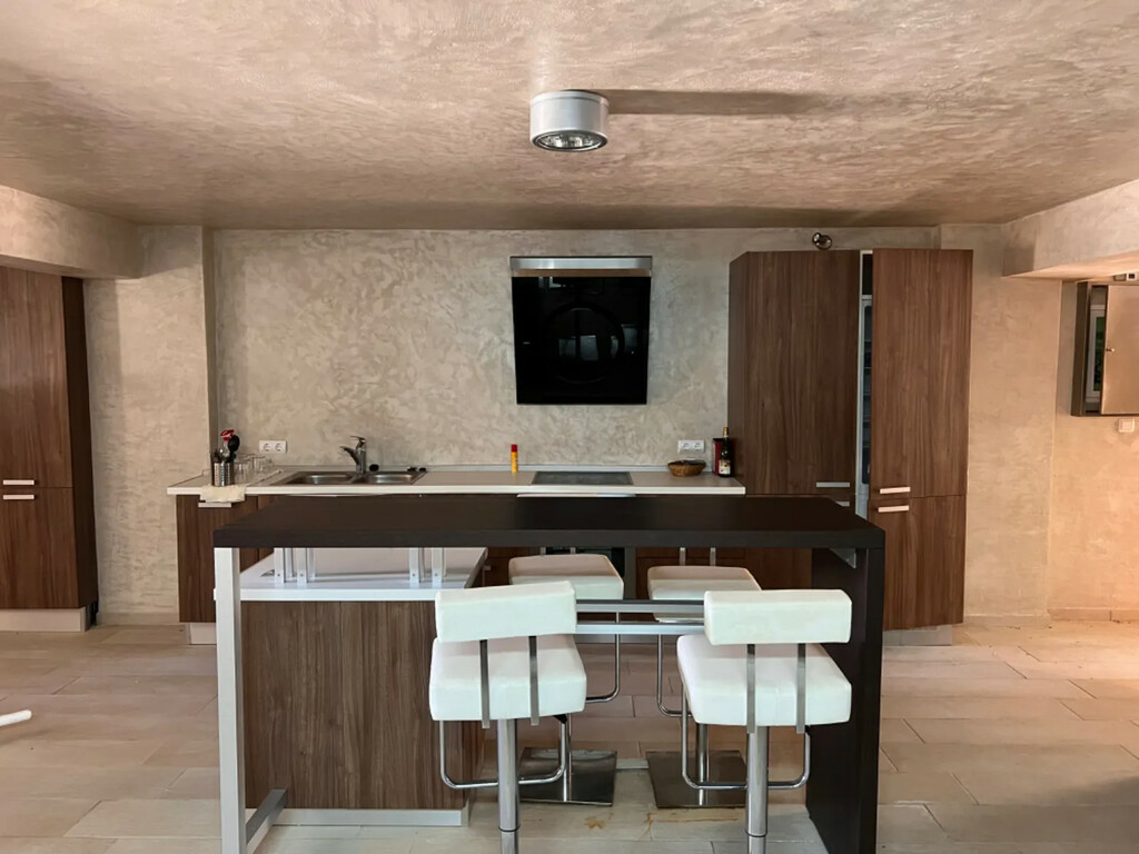 3-bedroom Villa In Loutraki-perachora, Greece (300 M²)