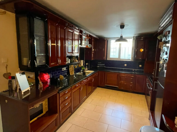 Maisonette In Artemida (loutsa), Greece (250 M²)