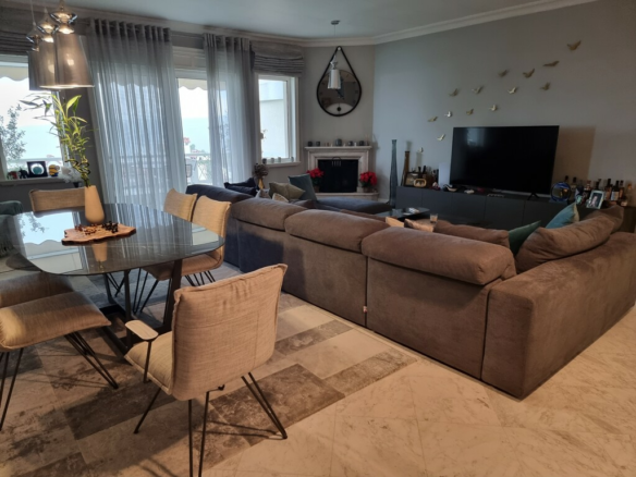 2-bedroom Maisonette In Panorama, Greece (230 M²)