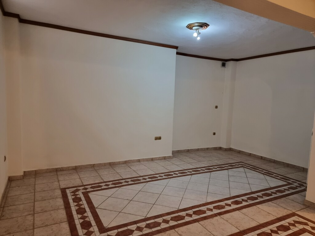 3-bedroom Maisonette In Panorama, Greece (271 M²)