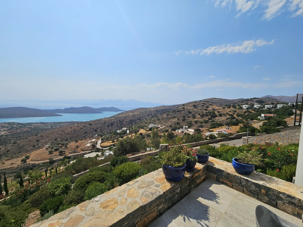 4-bedroom Villa In Agios Nikolaos, Greece (290 M²)