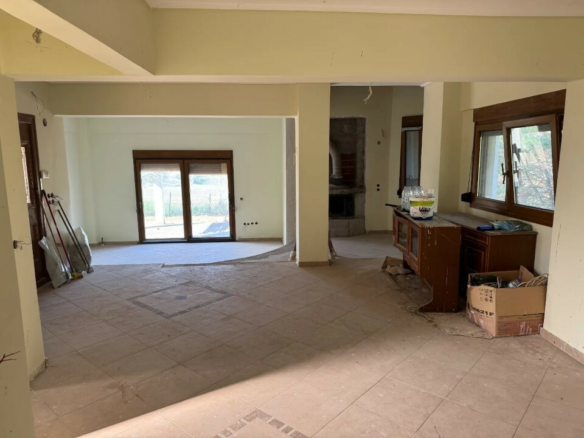Detached House In Michaniona, Greece (310 M²)