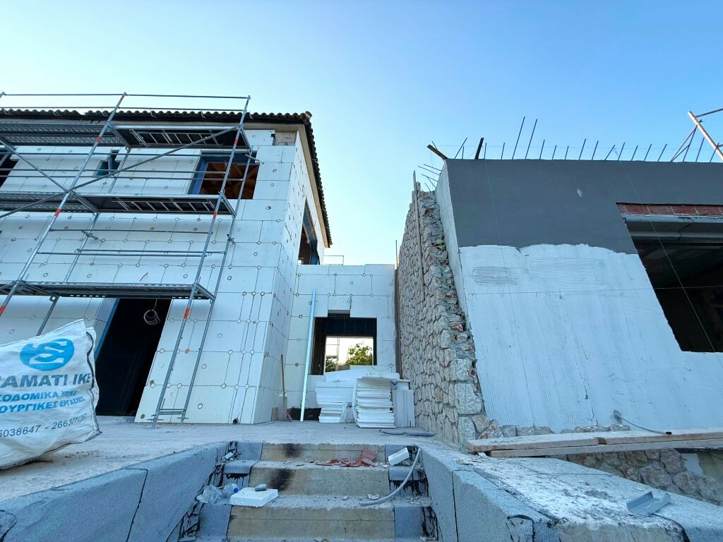 4-bedroom Villa In Corfu, Greece (360 M²)