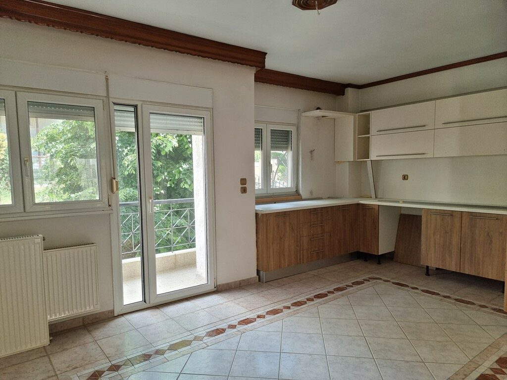 3-bedroom Maisonette In Panorama, Greece (271 M²)