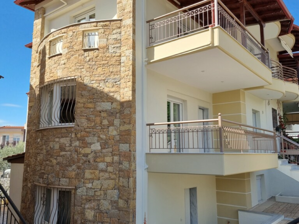 4-bedroom Maisonette In Thermi, Greece (209 M²)
