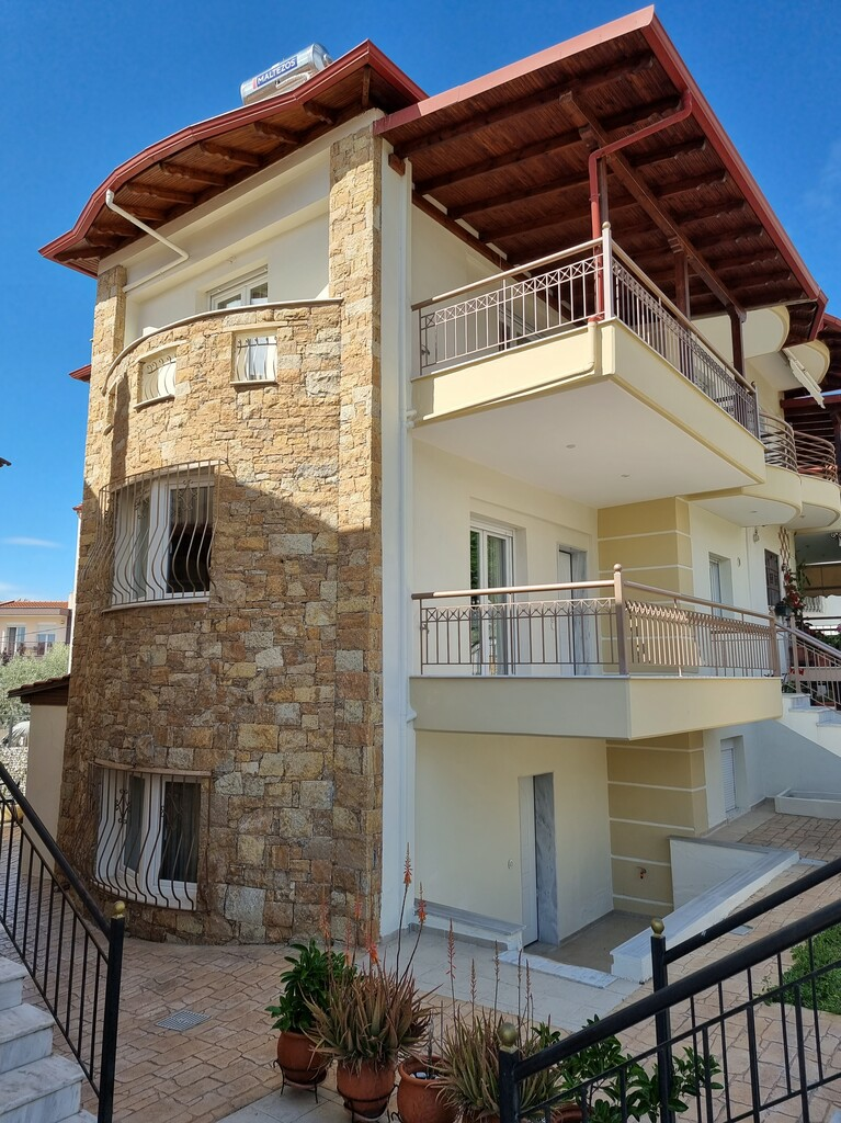 hybgpvjp41g-2e9bce 4-bedroom Maisonette In Thermi, Greece (209 M²)