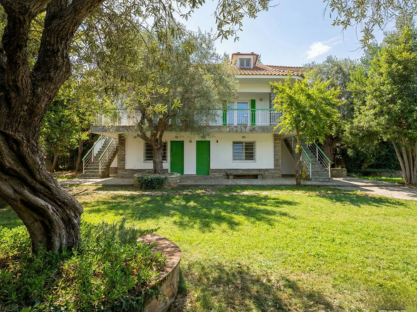 5-bedroom Villa In Sithonia, Greece (260 M²)