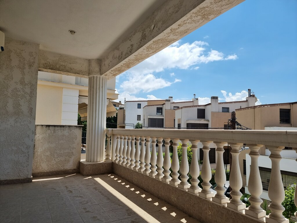3-bedroom Maisonette In Panorama, Greece (271 M²)