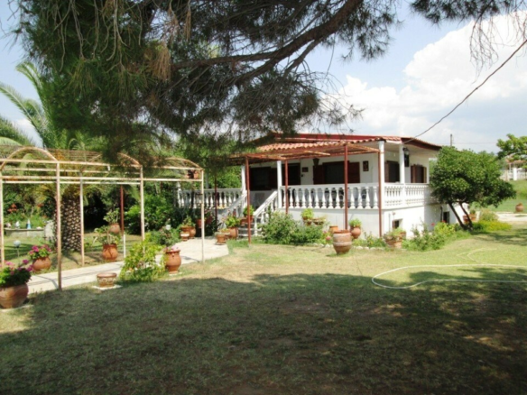 2-bedroom Detached House In Poligiros, Greece (60 M²)