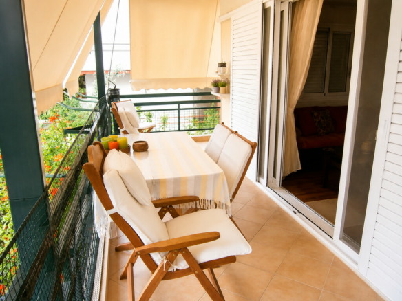 Flat 71 M2 In Voula, Greece
